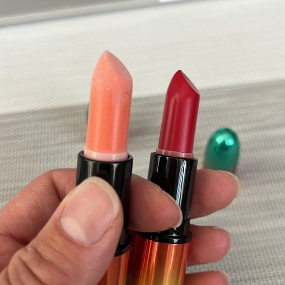 BNIB MAC Wash & Dry lipstick bundle: Steam Heat & Tumble Dry - Picture 4 of 5